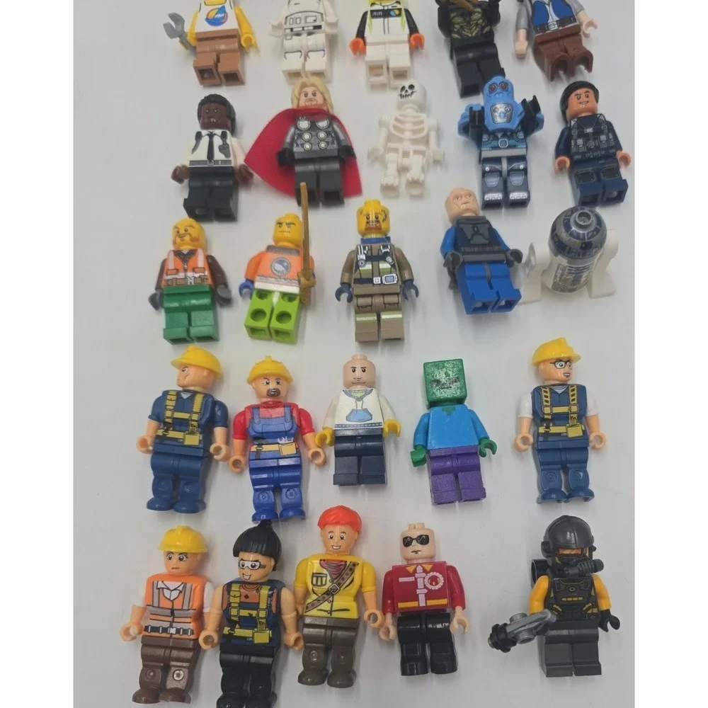 LEGO Minifigures Mixed 30 Batman Marvel Star Wars Minecraft City Figures R2-D2